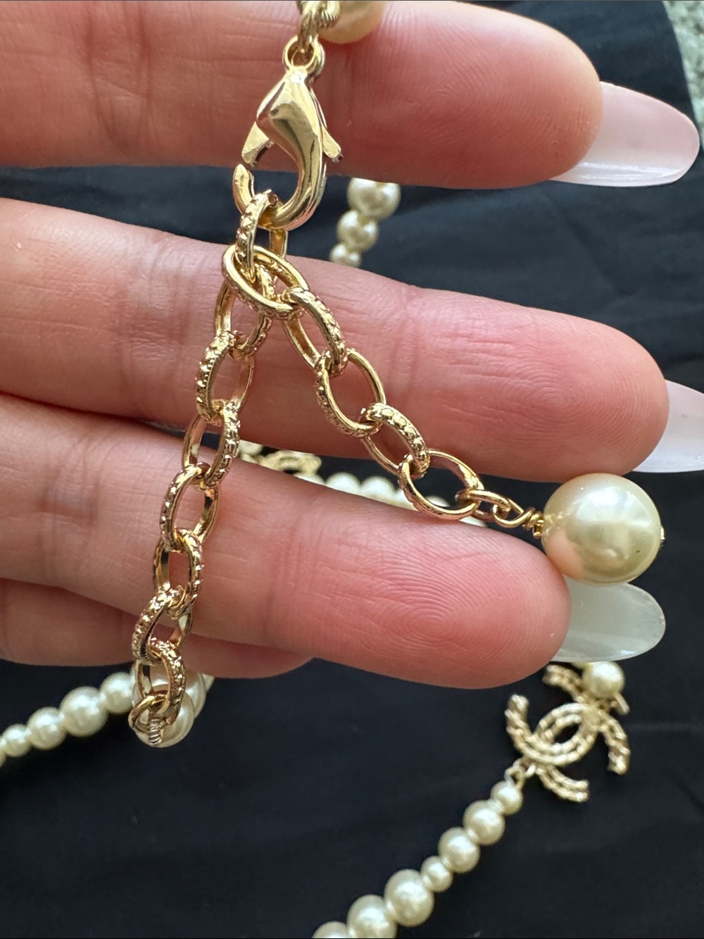 CC classic Iconic Pearl Elegance long necklace - Picture 3 of 6